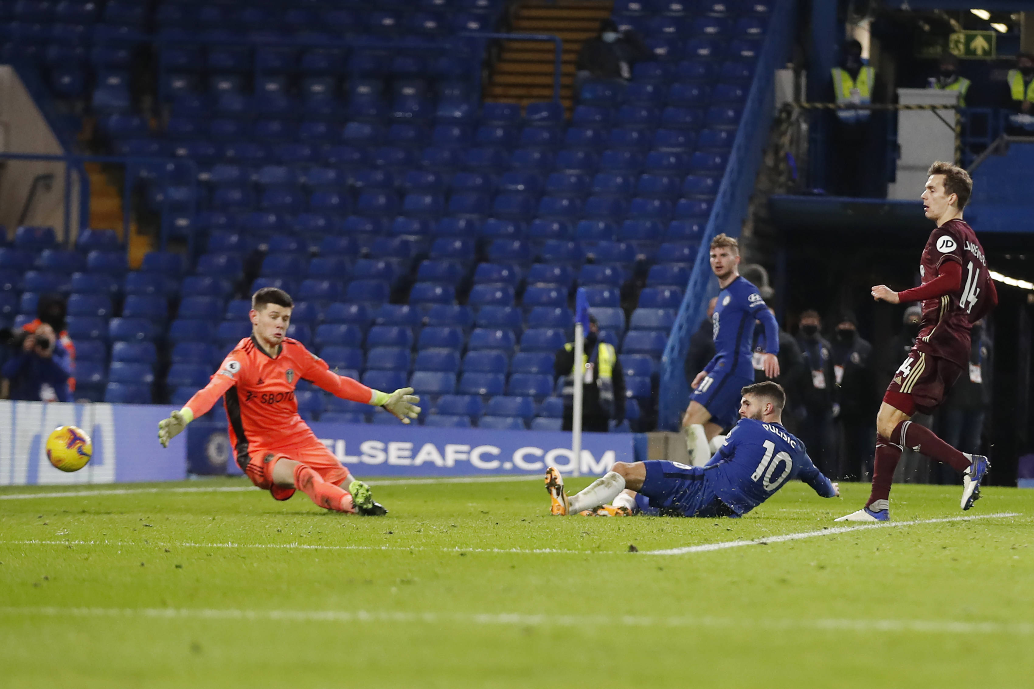 表现出了难 表现出了难